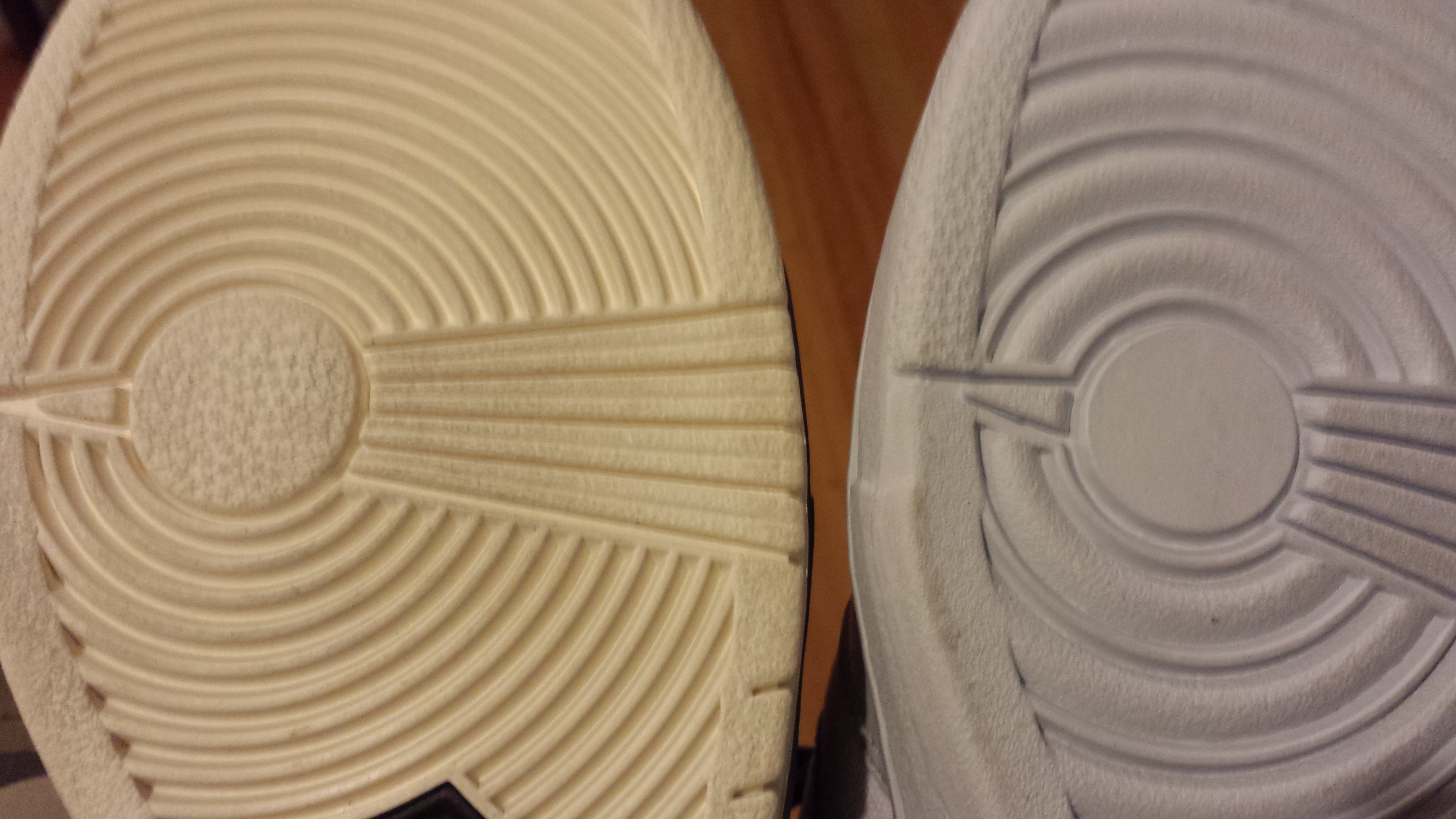 Differences between Nike Dunk SB and 